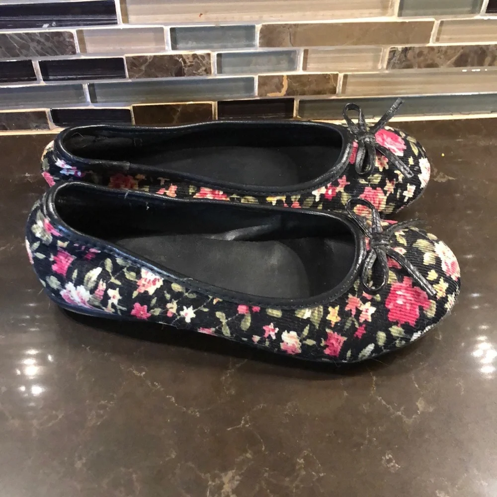 Arizona floral‎ corduroy flats